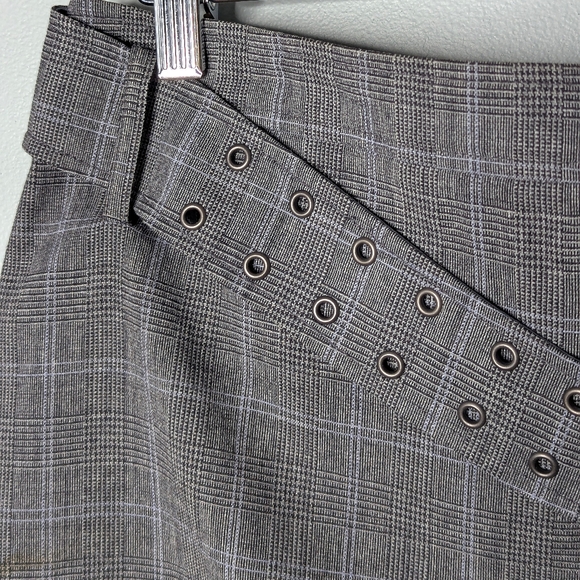 Vintage Elie Tahari Gray Black Glen Plaid Wool Belted Mini Skirt Size 10 - Picture 3 of 13